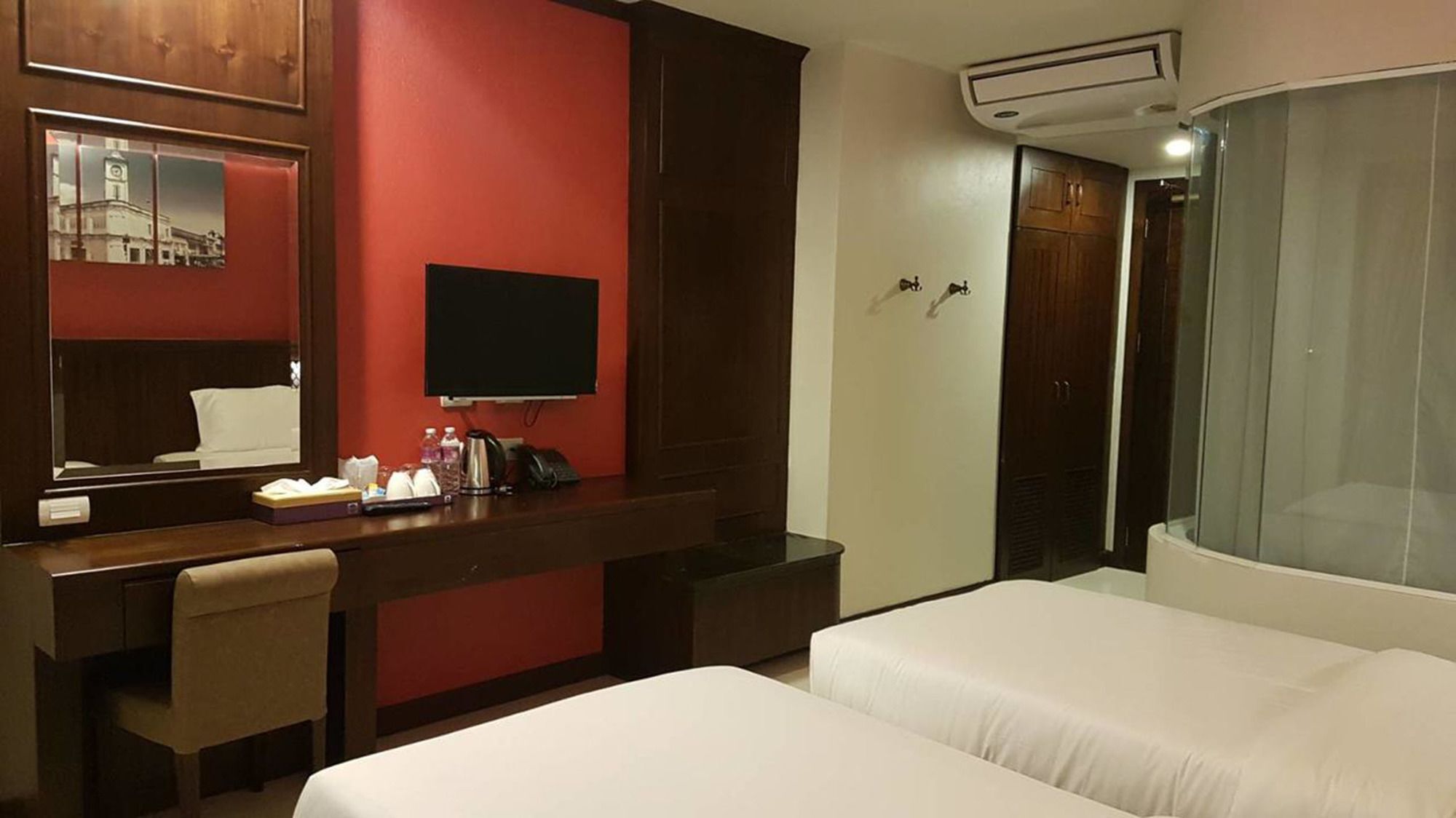 สุพิชฌาย์ พูล แอคเซส โฮเต็ล โรงแรม Phuket